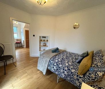 5 bedroom semi-detached house to rent - Photo 6