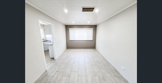 Spacious and solid - Photo 1