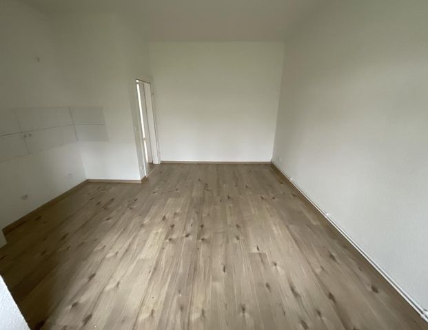 Renovierte 2-ZKB–Wohnung in ruhiger Lage in Heppens zu vermieten! - Foto 1