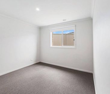 A Beautiful Family Home in a Popular Location! - Photo 4