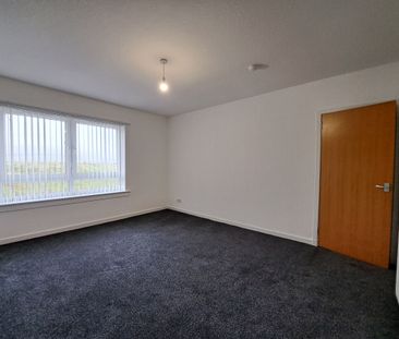 3 bedroom flat to rent - Photo 5