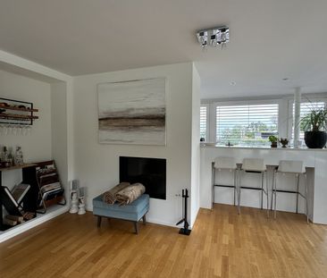 4½ ZIMMER-DACHWOHNUNG IN WÄDENSWIL (ZH), MÖBLIERT, TEMPORÄR - Photo 1