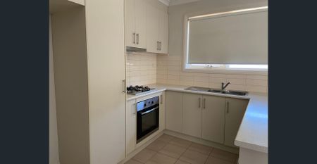 MODERN & GREAT LOCATION - Photo 4