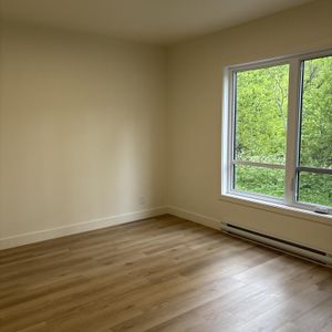 Immeuble - 18 Rue Allen Est, Waterloo 5 Et Demi Neuf - Waterloo - Photo 3