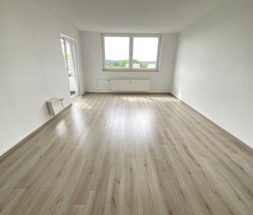 Schönes WG Zimmer mit eigenem Balkon - Photo 2