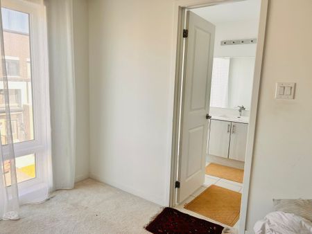 For Lease - 779 Heathrow Path, Oshawa, Ontario - Photo 2