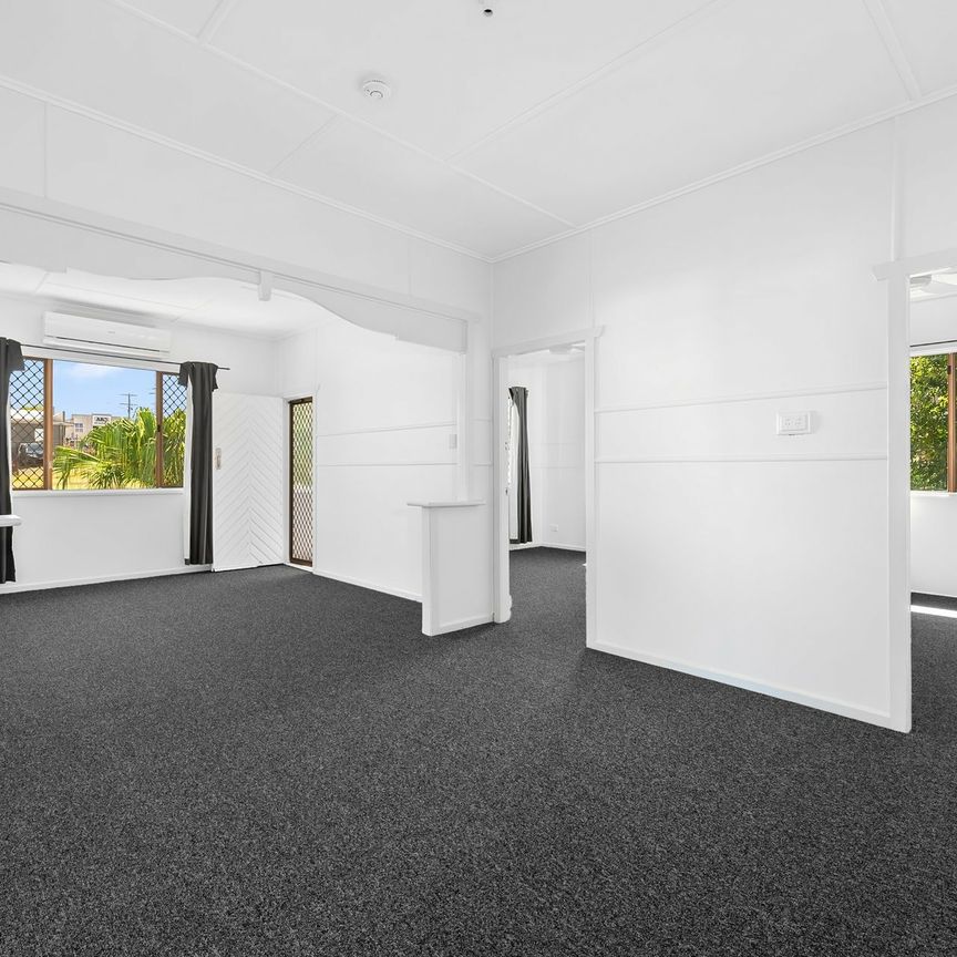 1 Kenilworth Street, NORTH TOOWOOMBA - Photo 1