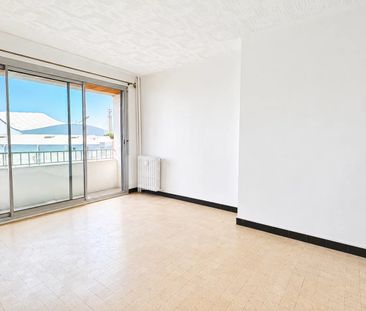 Location Appartement 2 pièces 44m² MARSEILLE 8ème - Photo 1
