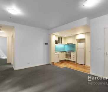Ticking All Boxes - Perfect Location / Whiteware & Carpark! - Photo 3
