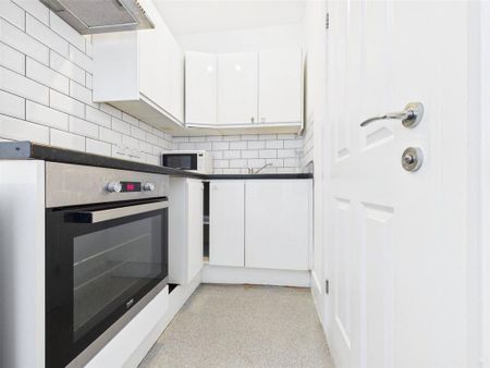 Property to rent - Photo 4