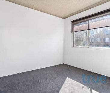 LIGHT FILLED APARTMENT IN IDEAL LOCATION - Photo 3