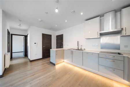 2 bedroom apartment to rent Merlin Drive, Fletton Quays, Peterborough, Cambridgeshire, PE2 - Photo 2