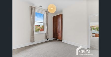 Beautifully Renovated, Sunny North-Facing Apartment - Photo 3