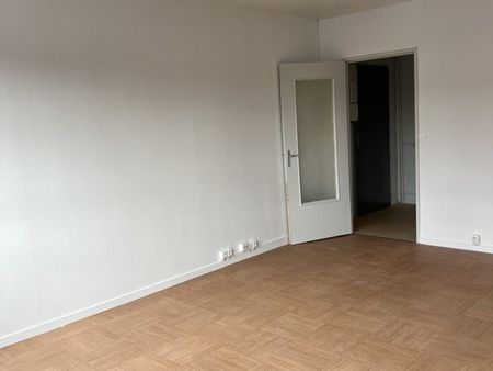 Appartement idéalement situé près des écoles, crèches et des transports en communs. 15min à pied de la Gare de Tours - Photo 2