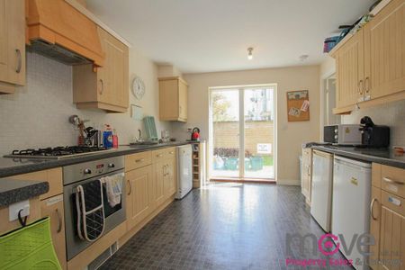 1 bedroom in a house share to rent - Photo 3