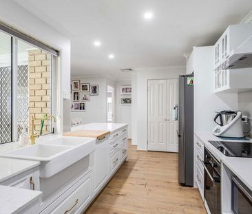 Modern Family Living in the Heart of Deception Bay - Photo 2