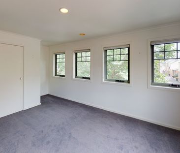 Large Tri Level Townhouse In A Great Location - Photo 3