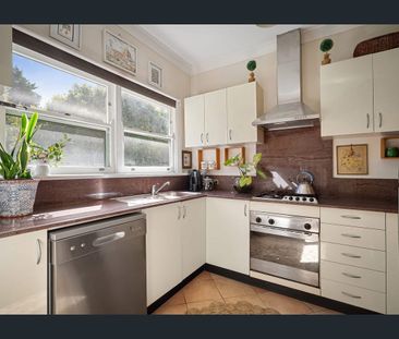 Generous north-facing rear block in a peaceful cul-de-sac - Photo 5