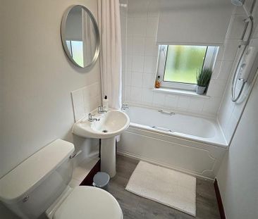 1 bedroom flat to rent - Photo 6