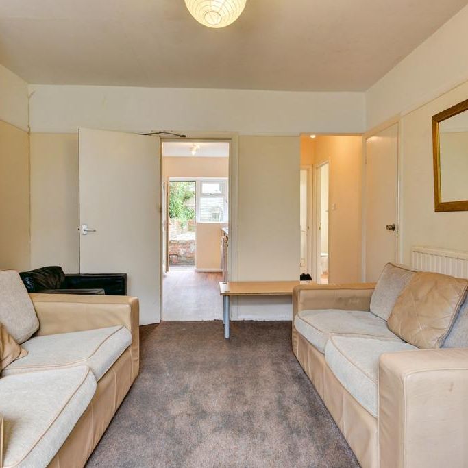 6 bedroom house to rent - Photo 1