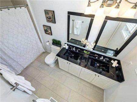 For Lease - 39 Cougar Court, Richmond Hill, Ontario - Photo 2