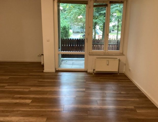 Barrierearme 2 Zimmer mit kleiner Terrasse ab sofort zu vermieten! - Photo 1