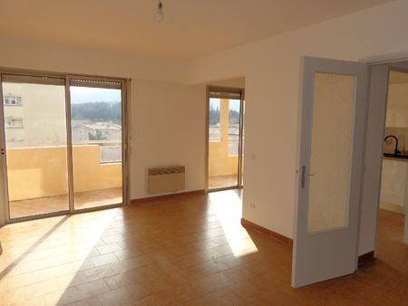 Location Appartement 2 pièces 51m² DRAGUIGNAN 83300 - Photo 3