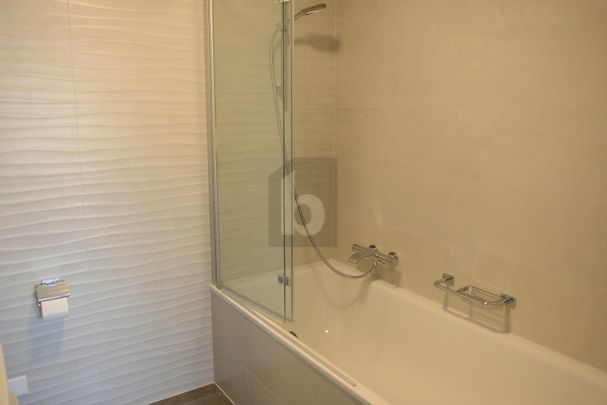 SPACIOUS, MODERN AND ELEGANT - Photo 1