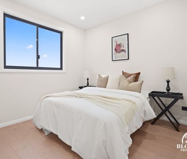 Brand New. Fully Upgraded 5 Bedroom House - Photo 6