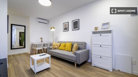 4 room luxury Flat for rent in Madrid, Spain - Photo 2