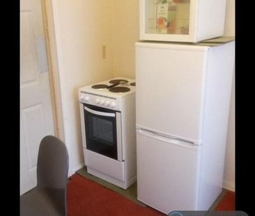 1 bedroom in a house share to rent - Photo 6