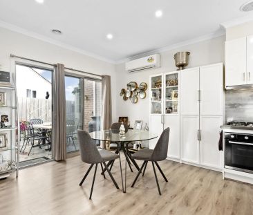 Low maintenance living in a fantastic location - Photo 3