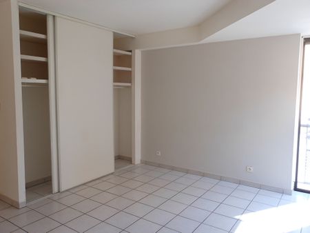 Location Appartement 2 pièces 51m² - Photo 2