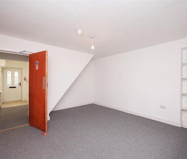 4 bedroom terraced house to rent - Photo 1