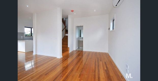 FOR LOW-MAINTENANCE PERFECTION, X MARKS THE SPOT. - Photo 1