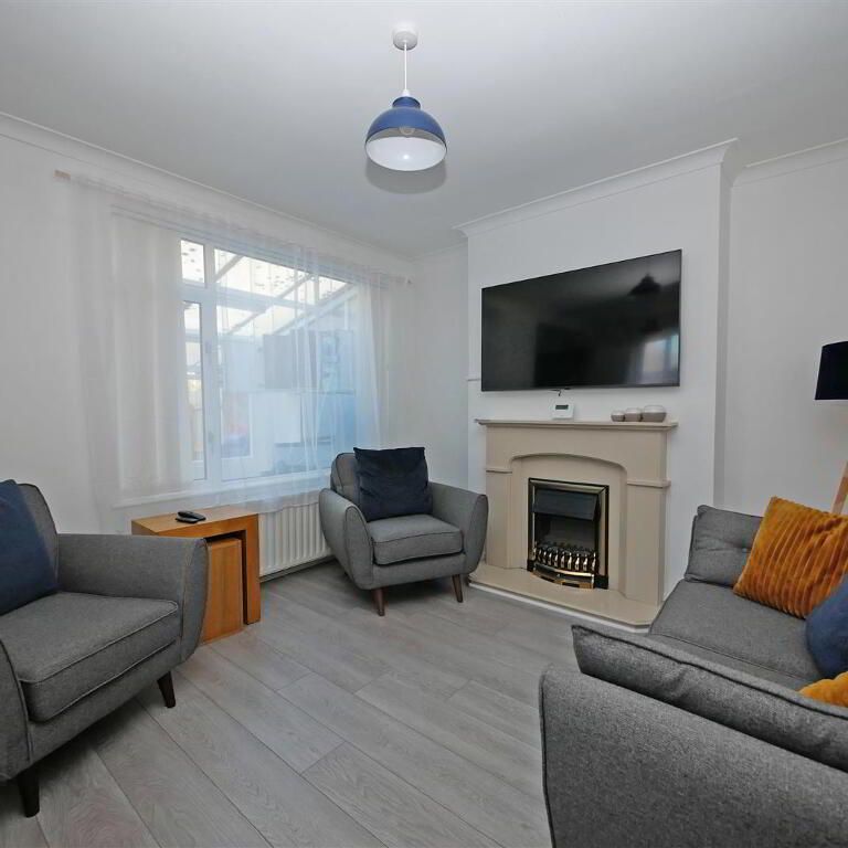 32 Breda Drive, Newton Park, Four Winds, Belfast, BT8 6JU - Photo 1