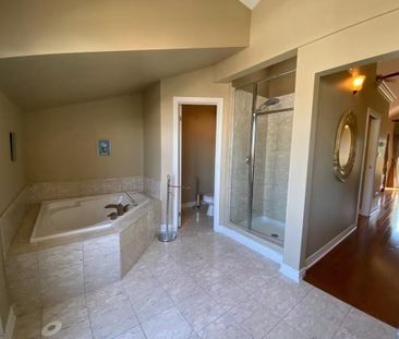 For Lease - 1862 Lake Shore Boulevard, Toronto, Ontario - Photo 2