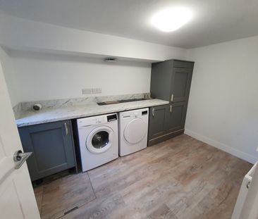 Room in a Shared House, Gartside Street, OL7 - Photo 2