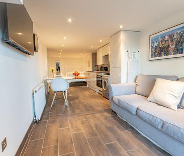 Spains Hall Place - Photo 3