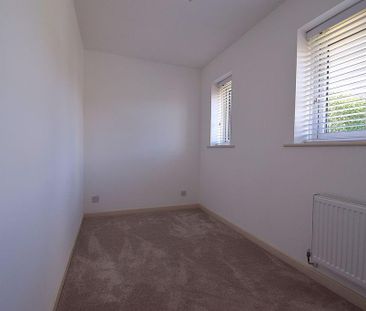 2 bedroom semi-detached house to rent - Photo 5