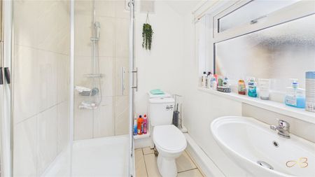 3 Bedroom Terraced - Photo 5