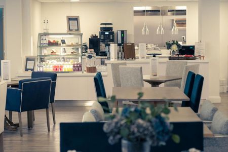 1 bedroom retirement property to rent - Photo 2