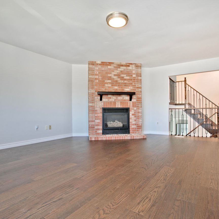For Lease - 22 Taos Court, Richmond Hill, Ontario - Photo 1