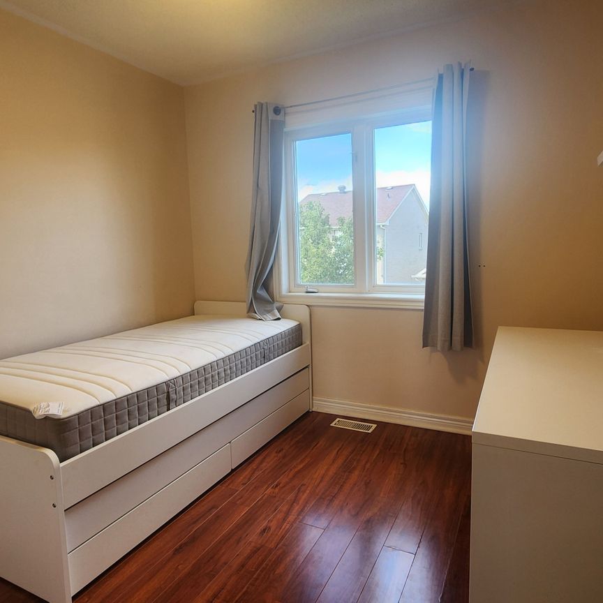 For Lease - 24 Golden Oak Avenue, Richmond Hill, Ontario - Photo 1