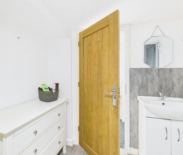 23 Seagrave Road, S12 - Photo 3