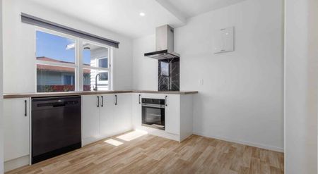 Stylish Four Bedroom Home - Photo 3