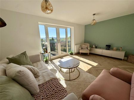 4 bedroom semi-detached house to rent - Photo 4