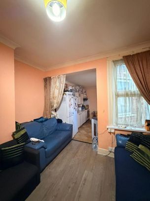 3 bedroom flat to rent - Photo 1