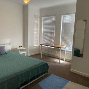 Room in a Shared House, Arthur Road, SO15 - Photo 2