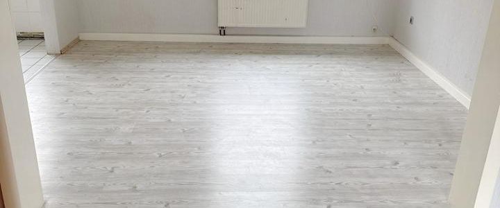 Wohnung zum Selbstrenovieren – Großzügige 6-Zimmer-Wohnung im Zentrum von Langenberg (2-geschossig) - Foto 1